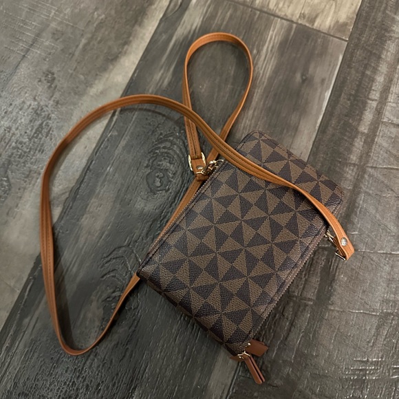 Park Ave Collection Purse - Picture 4 of 5